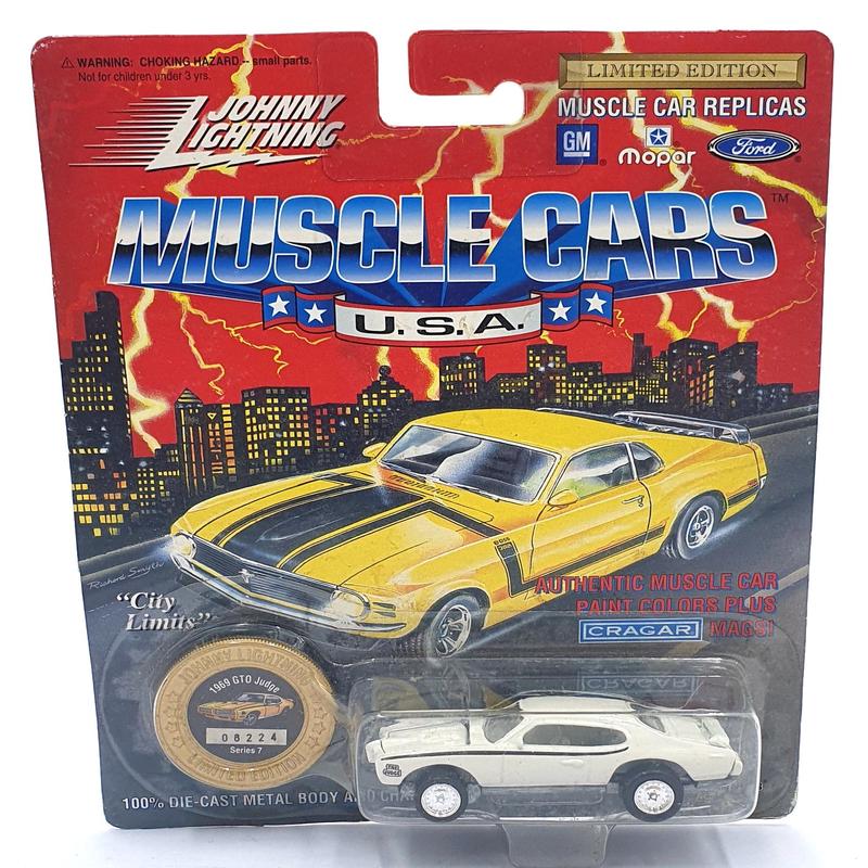 Johnny Lightning 1/64 Scale 200-170 - Muscle Cars 1969 Pontiac GTO Judge - White